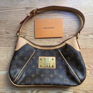 Louis Vuitton Thames PM